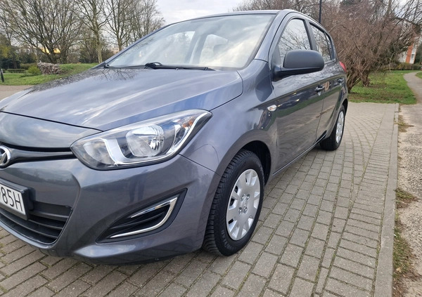 Hyundai i20 cena 24900 przebieg: 168000, rok produkcji 2014 z Pajęczno małe 191